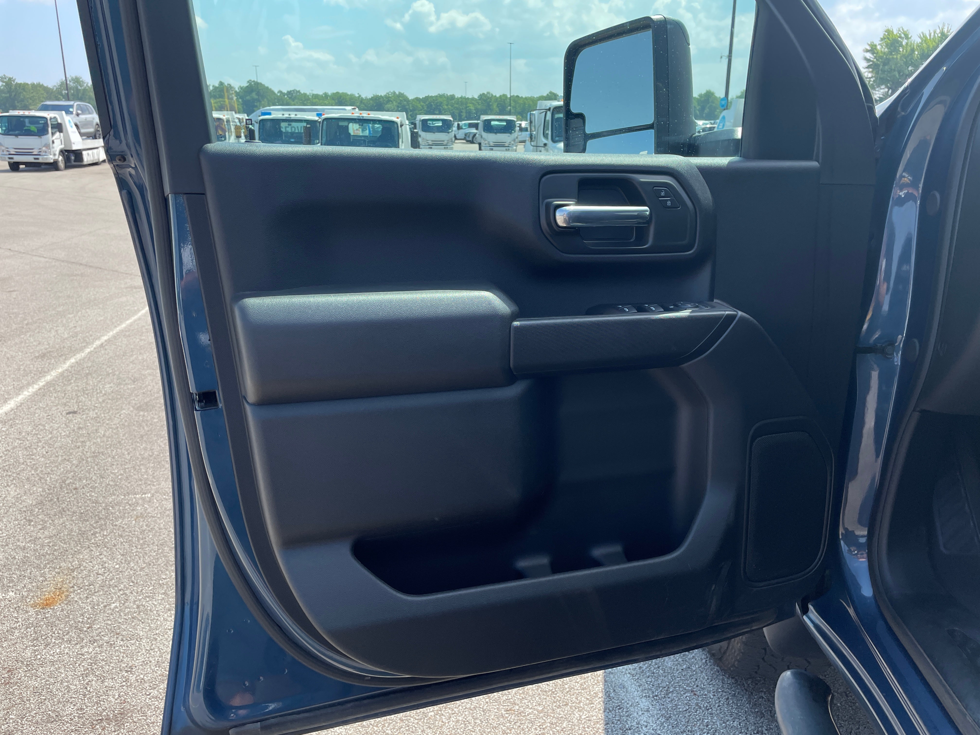 chevrolet silverado 2500hd 2025 1GC4KME74SF137712 image